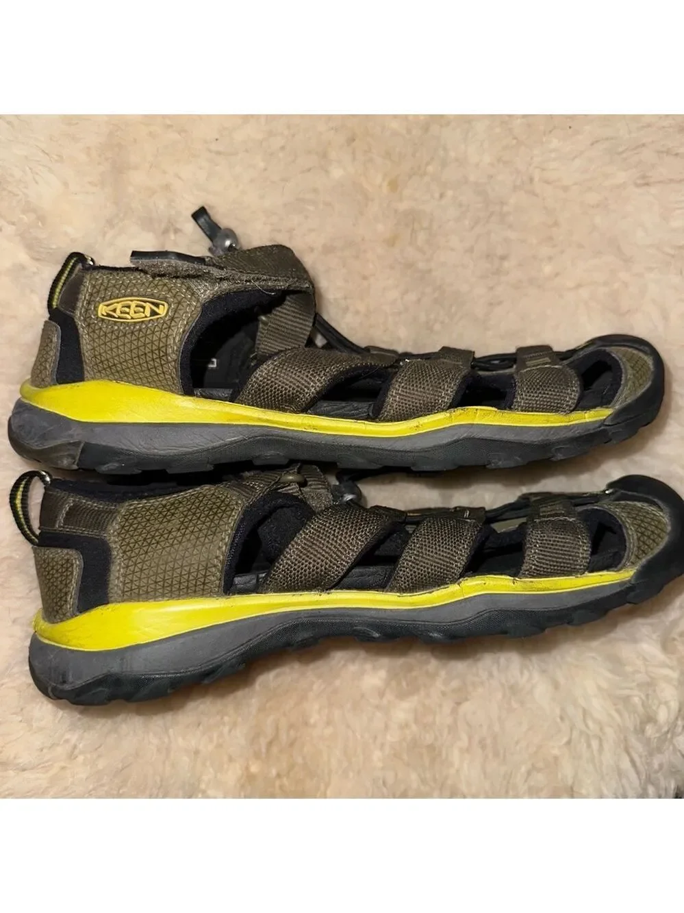 EUC Big Kids Size 6 Keen Olive Green Waterproof Hiking Sandals